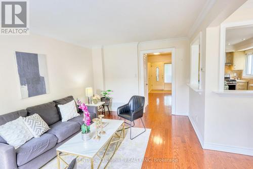 78 Ashridge Drive, Toronto, ON - Indoor Photo Showing Living Room