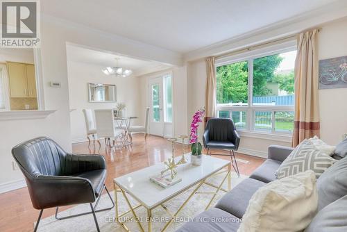 78 Ashridge Drive, Toronto, ON - Indoor Photo Showing Living Room