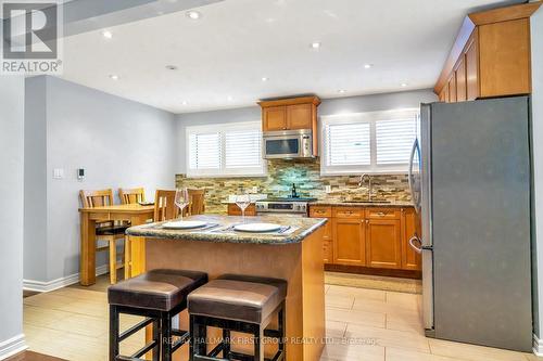 603 Gilbert Street W, Whitby, ON - Indoor Photo Showing Kitchen With Upgraded Kitchen