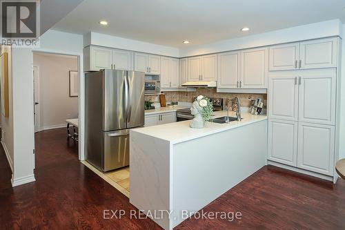 51 Militia Trail, Markham, ON - Indoor Photo Showing Kitchen With Double Sink