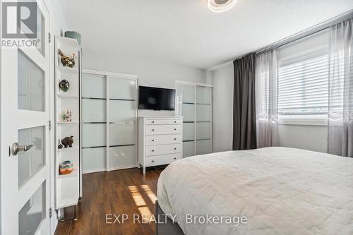 15 Gross Drive, Barrie, ON - Indoor Photo Showing Bedroom