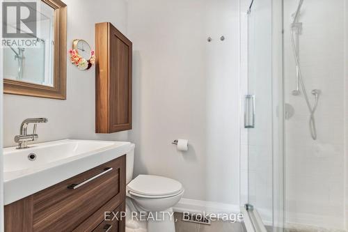 15 Gross Drive, Barrie, ON - Indoor Photo Showing Bathroom