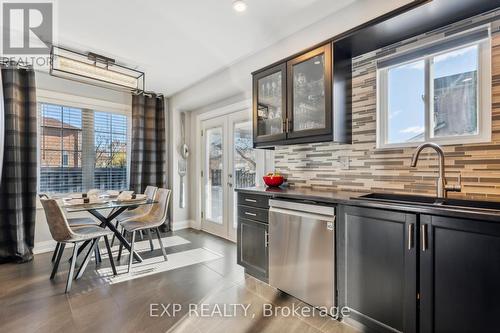 15 Gross Drive, Barrie, ON - Indoor Photo Showing Kitchen With Double Sink With Upgraded Kitchen