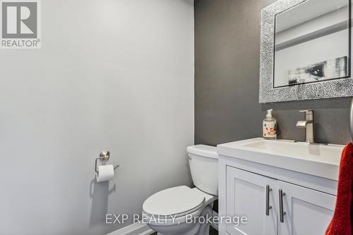 15 Gross Drive, Barrie, ON - Indoor Photo Showing Bathroom