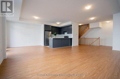 13 Ormand Terrace, Caledon, ON - Indoor Photo Showing Kitchen