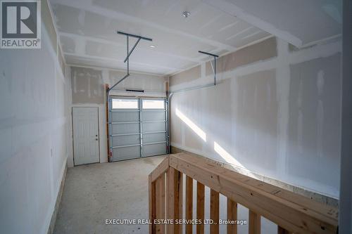 13 Ormand Terrace, Caledon, ON - Indoor Photo Showing Garage