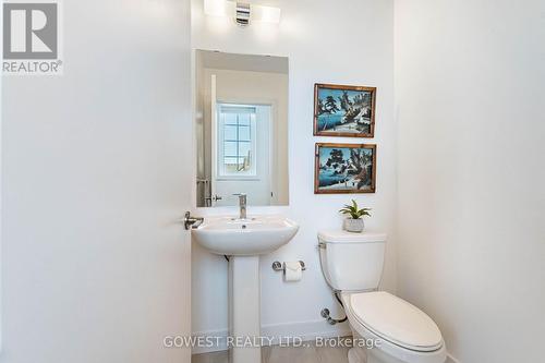 396 Belcourt Common, Oakville, ON - Indoor Photo Showing Bathroom