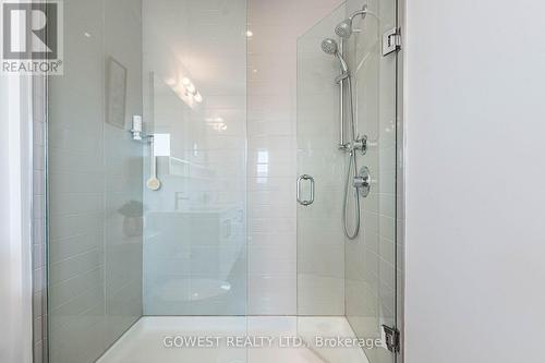 396 Belcourt Common, Oakville, ON - Indoor Photo Showing Bathroom