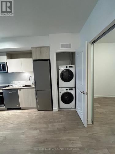 4011 - 100 Dalhousie Street, Toronto, ON - Indoor Photo Showing Kitchen