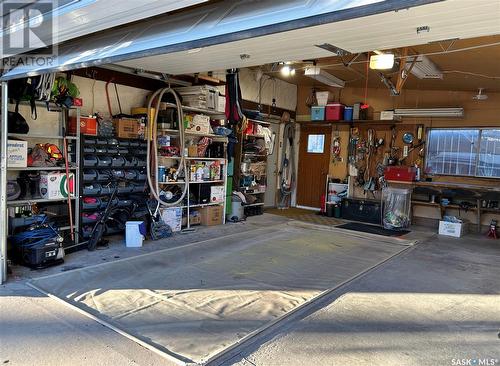 101 Mount Allison Crescent, Saskatoon, SK - Indoor Photo Showing Garage