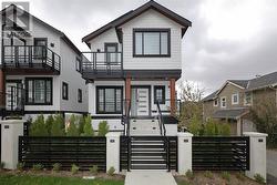 5439 KILLARNEY STREET  Vancouver, BC V5R 3W3