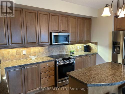 505 - 483 Faith Drive, Mississauga, ON - Indoor Photo Showing Kitchen