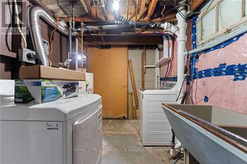 366 Isabella Street, Pembroke, ON - Indoor Photo Showing Laundry Room