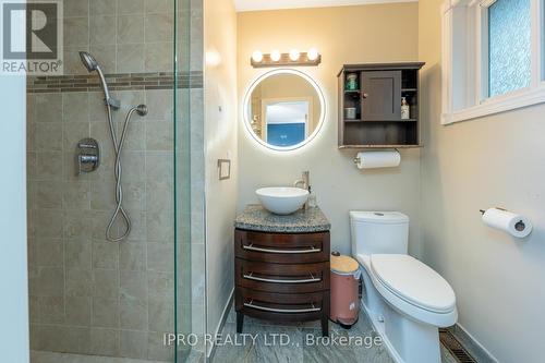 447 Edgeworth Road, Mississauga, ON - Indoor Photo Showing Bathroom