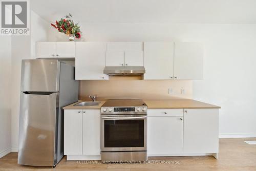 681 Scarlett Road, Toronto, ON - Indoor Photo Showing Kitchen