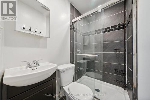 681 Scarlett Road, Toronto, ON - Indoor Photo Showing Bathroom