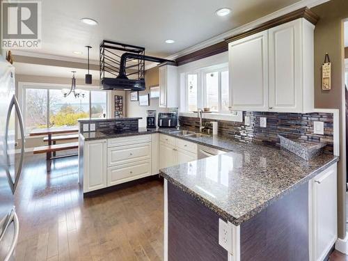 4636 Harwood Ave, Powell River, BC - Indoor Photo Showing Kitchen With Double Sink