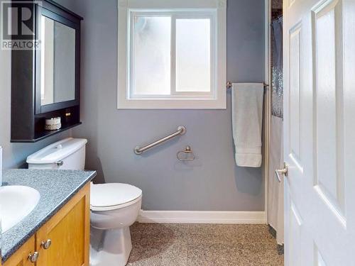 4636 Harwood Ave, Powell River, BC - Indoor Photo Showing Bathroom