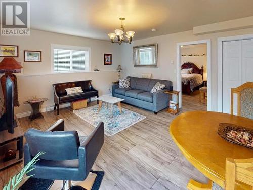 4636 Harwood Ave, Powell River, BC - Indoor Photo Showing Living Room