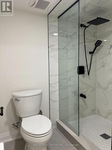 135 Strathearn Avenue, Richmond Hill, ON - Indoor Photo Showing Bathroom