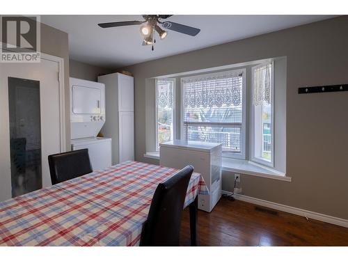 3302 16 Street, Vernon, BC - Indoor Photo Showing Dining Room