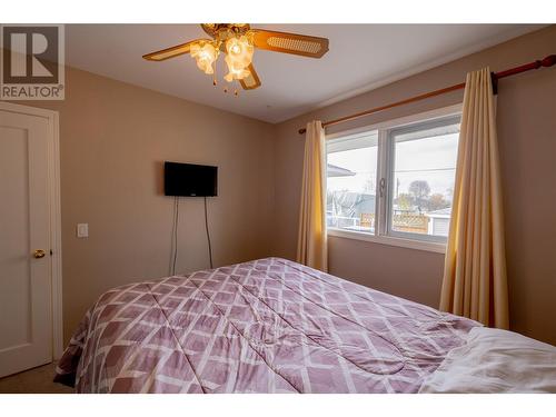 3302 16 Street, Vernon, BC - Indoor Photo Showing Bedroom