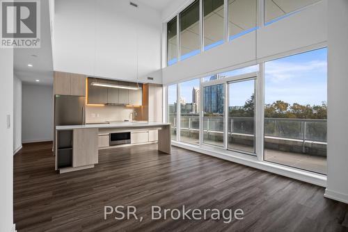 318 - 11 Ordnance Street, Toronto, ON - Indoor Photo Showing Kitchen