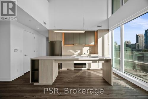 318 - 11 Ordnance Street, Toronto, ON - Indoor Photo Showing Kitchen