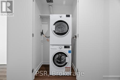 318 - 11 Ordnance Street, Toronto, ON - Indoor Photo Showing Laundry Room