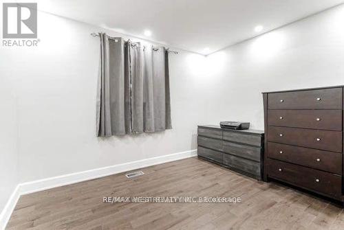 Upper - 146 Verobeach Boulevard, Toronto, ON - Indoor