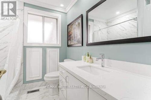 Upper - 146 Verobeach Boulevard, Toronto, ON - Indoor Photo Showing Bathroom