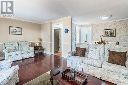 29 - 1050 Shawnmarr Road, Mississauga, ON - Indoor Photo Showing Living Room