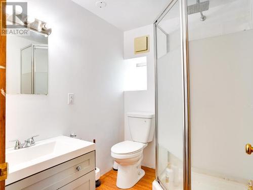 4029 Joyce Ave, Powell River, BC - Indoor Photo Showing Bathroom