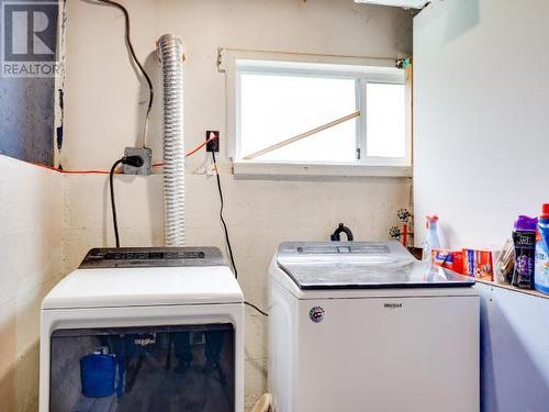 4029 Joyce Ave, Powell River, BC - Indoor Photo Showing Laundry Room