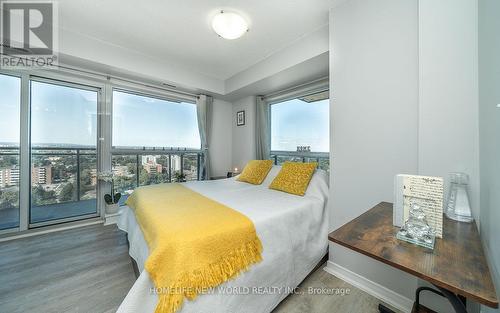 1910 - 215 Queen Street E, Brampton, ON - Indoor Photo Showing Bedroom