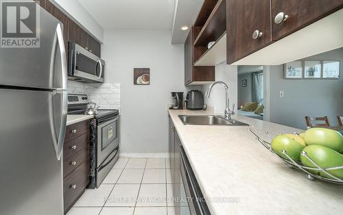 1910 - 215 Queen Street E, Brampton, ON - Indoor Photo Showing Kitchen With Stainless Steel Kitchen