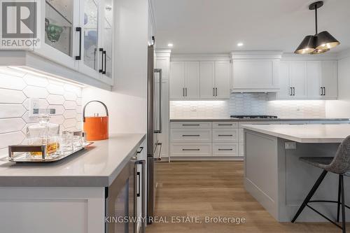 387 Mississagua Street, Niagara-On-The-Lake, ON - Indoor Photo Showing Kitchen With Upgraded Kitchen