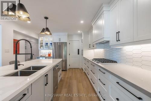 387 Mississagua Street, Niagara-On-The-Lake, ON - Indoor Photo Showing Kitchen With Double Sink With Upgraded Kitchen