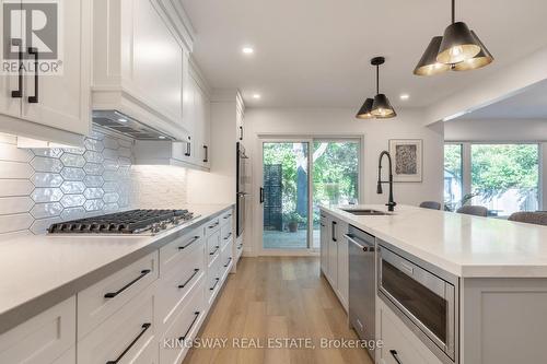 387 Mississagua Street, Niagara-On-The-Lake, ON - Indoor Photo Showing Kitchen With Double Sink With Upgraded Kitchen