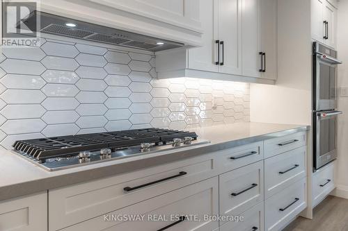 387 Mississagua Street, Niagara-On-The-Lake, ON - Indoor Photo Showing Kitchen With Upgraded Kitchen