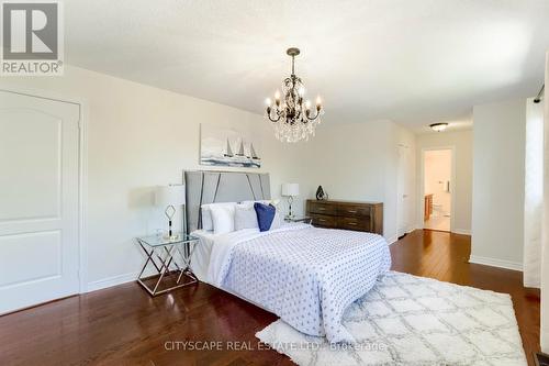 33 Huntspoint Drive, Brampton, ON - Indoor Photo Showing Bedroom