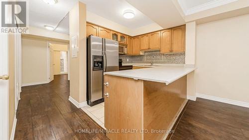 1004 - 125 George Appleton Way, Toronto, ON - Indoor Photo Showing Kitchen