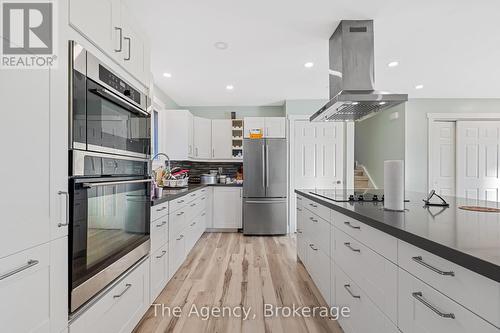 38 Martha Court, Welland (769 - Prince Charles), ON - Indoor Photo Showing Kitchen With Upgraded Kitchen