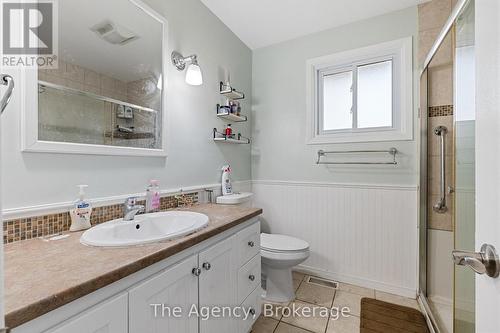 38 Martha Court, Welland (769 - Prince Charles), ON - Indoor Photo Showing Bathroom