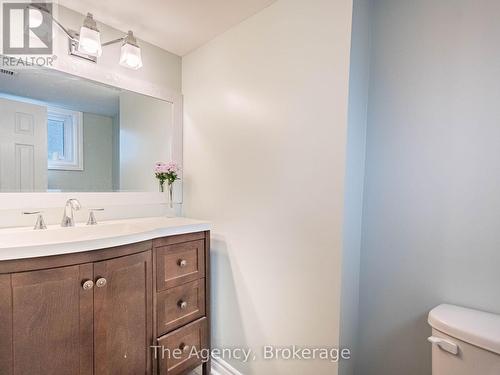 38 Martha Court, Welland (769 - Prince Charles), ON - Indoor Photo Showing Bathroom