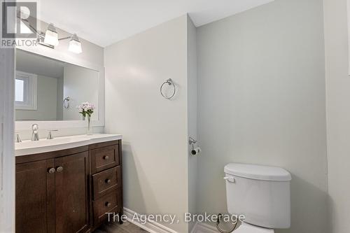 38 Martha Court, Welland (769 - Prince Charles), ON - Indoor Photo Showing Bathroom