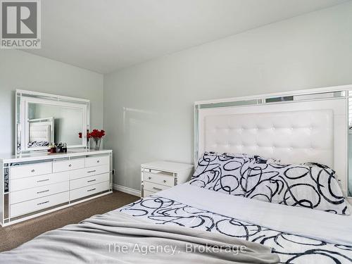 38 Martha Court, Welland (769 - Prince Charles), ON - Indoor Photo Showing Bedroom