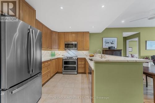 609 - 6 Toronto Street, Barrie, ON - Indoor Photo Showing Kitchen With Stainless Steel Kitchen