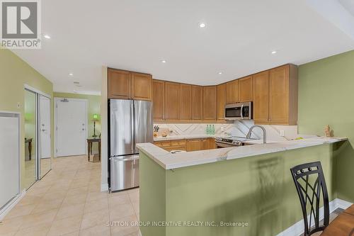 609 - 6 Toronto Street, Barrie, ON - Indoor Photo Showing Kitchen With Stainless Steel Kitchen