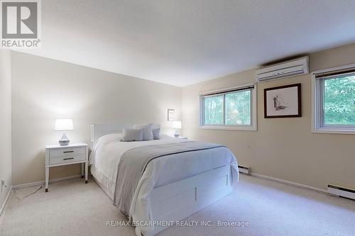 170 - 2050 Upper Middle Road, Burlington, ON - Indoor Photo Showing Bedroom